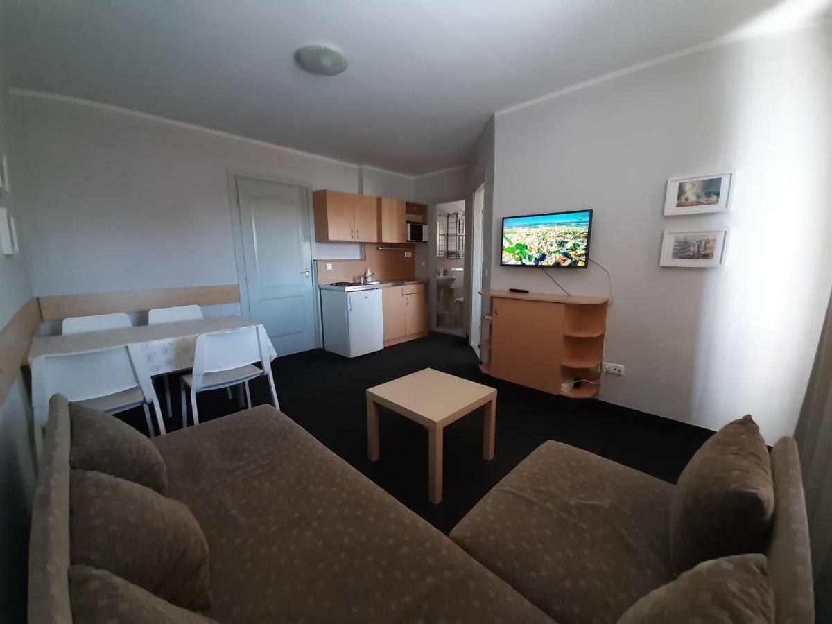 Familia Apartmanhaz Keszthely Εξωτερικό φωτογραφία